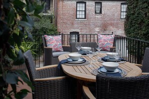Apartment, 2 Schlafzimmer | Balkon