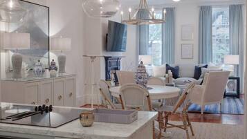Apartment, 2 Bedrooms | Private kitchen