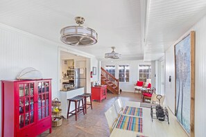 Maison, 2 chambres | Restauration dans la chambre