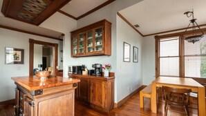 House, 2 Bedrooms | Private kitchen - Harper House Too (Savannah)