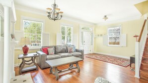 Living room - Mandy's Veranda by Lucky Savannah (Savannah)
