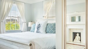 Room - Mandy's Veranda by Lucky Savannah (Savannah)
