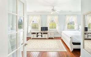 Room - Mandy's Veranda by Lucky Savannah (Savannah)