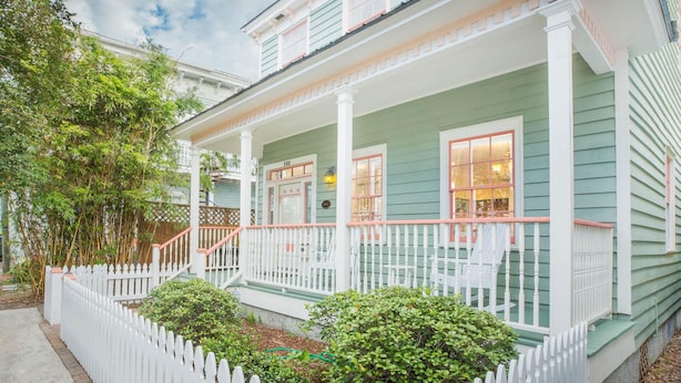 Exterior - Mandy's Veranda by Lucky Savannah (Savannah)