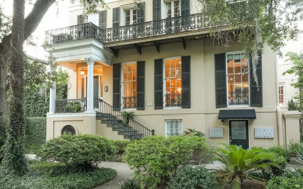 House, 2 Bedrooms | Exterior