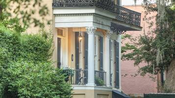 House, 2 Bedrooms | Exterior
