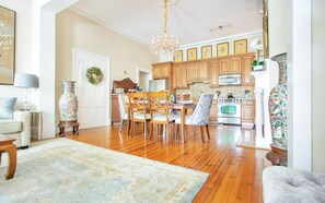 House, 2 Bedrooms | Dining room