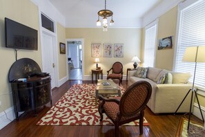 하우스, 침실 2개 | 거실