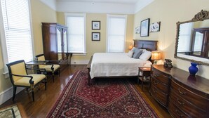 House, 2 Bedrooms - Harper House by Lucky Savannah (Savannah)