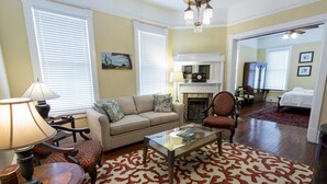 House, 2 Bedrooms | Living room - Harper House by Lucky Savannah (Savannah)