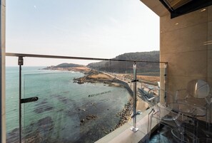 Deluxe Ocean Terrace | Teras/patio