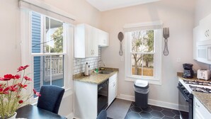 Casa, 2 habitaciones | Cocina privada