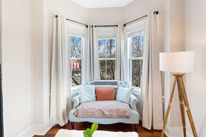 하우스, 침실 2개 | 거실