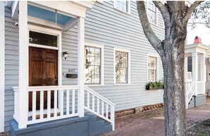 House, 2 Bedrooms | Exterior