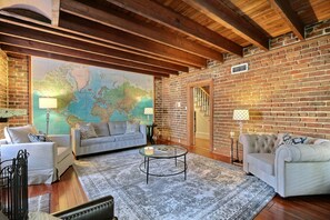 Apartment, 1 Bedroom | Living room