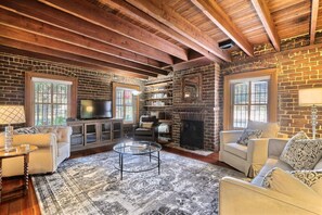 Apartment, 1 Bedroom | Living room