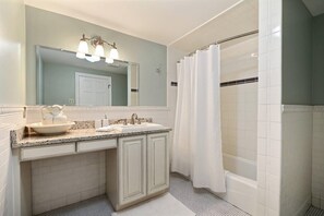 Apartment, 1 Schlafzimmer | Badezimmer | Handtücher