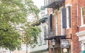 Exterior - The Percival Too by Lucky Savannah (Savannah)