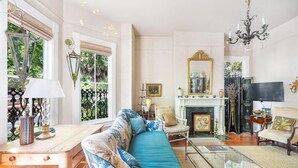 Unclassified image, 3 of 56, button - Queen Anne Manor by Lucky Savannah (Savannah)
