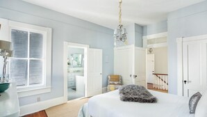 Unclassified image, 4 of 56, button - Queen Anne Manor by Lucky Savannah (Savannah)