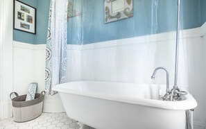 Townhome, 3 Bedrooms | Bathroom - Queen Anne Manor by Lucky Savannah (Savannah)