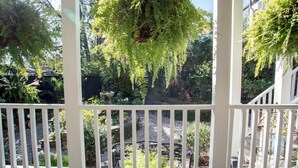 House, 1 Bedroom | Balcony - Southern Comfort by Lucky Savannah (Savannah)