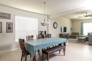 Dining - Deep in The Heart of Texas 4 Bedroom 4 bath and office House In New Braunfels Tx (New Braunfels)