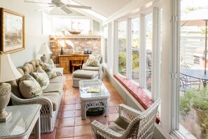 House, 3 Bedrooms | Living room - Jones Street Cottage by Lucky Savannah (Savannah)