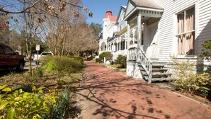 House, 2 Bedrooms | Exterior - Writer's Repose by Lucky Savannah (Savannah)