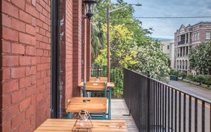 House, 3 Bedrooms | Balcony