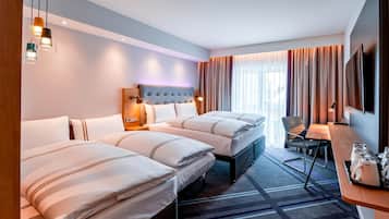 Standard-Vierbettzimmer | Schallisolierte Zimmer, kostenloses WLAN, Bettwäsche