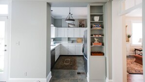 Townhome, 2 Bedrooms | Private kitchen - Luxurious Townhome on Lincoln & York by Lucky Savannah (Savannah)