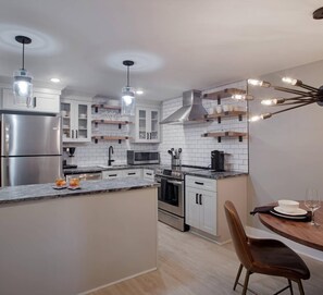 Suite, 1 Bedroom | Private kitchen