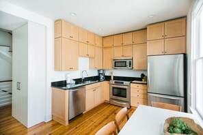 Condo, 2 chambres | Cuisine privée