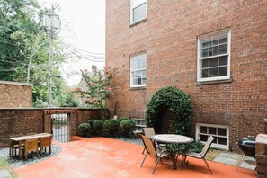 Terrace/patio - Steeple View Loft by Lucky Savannah (Savannah)