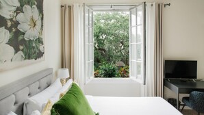 2 bedrooms - Steeple View Loft by Lucky Savannah (Savannah)