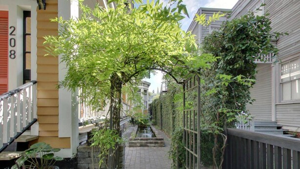 House, 3 Bedrooms | Property grounds - The Victorian Porch (Savannah)