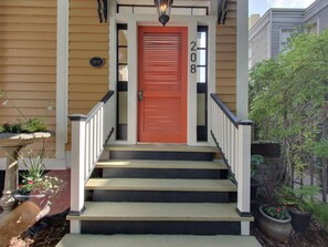 House, 3 Bedrooms | Exterior - The Victorian Porch (Savannah)