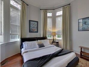 House, 3 Bedrooms | 3 bedrooms - The Victorian Porch (Savannah)