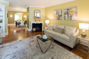 Villa, 2 Bedrooms | 2 bedrooms, bed sheets - Villa on Broughton Main by Lucky Savannah (Savannah)