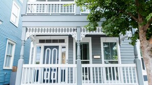Exterior - Montgomery House Lower by Lucky Savannah (Savannah)
