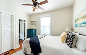 House, 2 Bedrooms | 2 bedrooms - Montgomery House Lower by Lucky Savannah (Savannah)