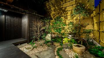 Traditional House, 2 Bedrooms, Kitchen, Garden View | 2 bedrooms, in-room safe, individually decorated, individually furnished