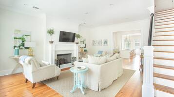 Townhome, 3 Bedrooms | Living room