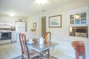 Dining - Canterbury Garden Apartment by Lucky Savannah (Savannah)