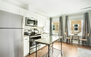 Townhome, 4 Bedrooms | Private kitchen