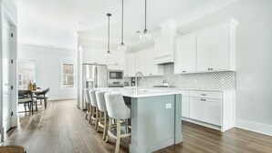 Private kitchen - 513 Liberty Main + Garden by Lucky Savannah (Savannah)