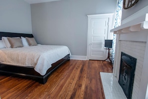 1 bedroom - Liberty Landing Too by Lucky Savannah (Savannah)