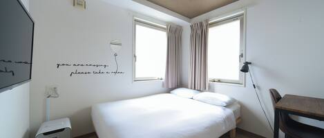 Verdunkelungsvorhänge, Bügeleisen/Bügelbrett, kostenloses WLAN