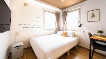 Kamar Double Standar | Tirai kedap cahaya, setrika/meja setrika, Wi-Fi gratis, dan seprai linen
